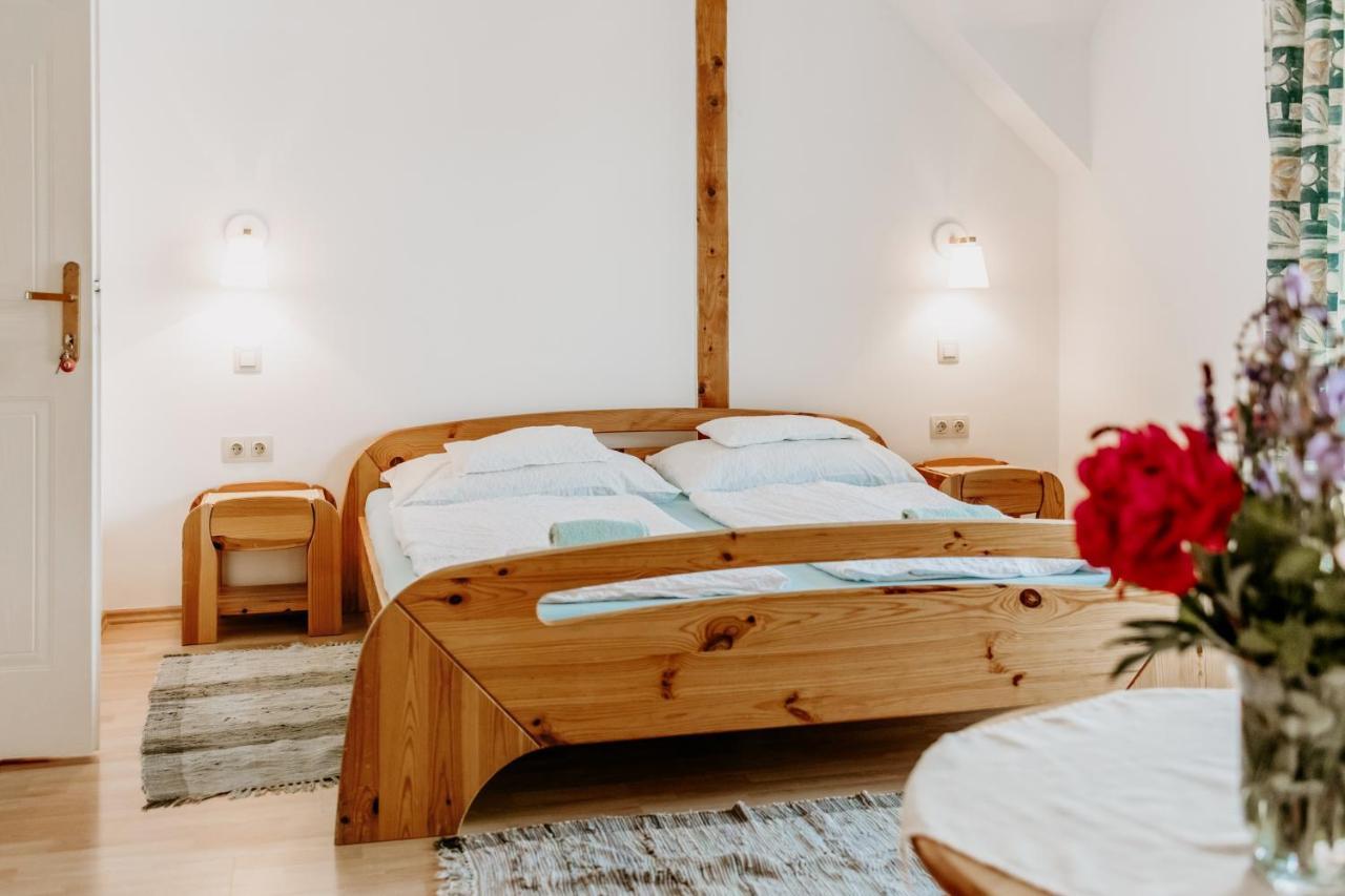 Kek Vendeghaz Family Resort Gyenesdiás Zewnętrze zdjęcie