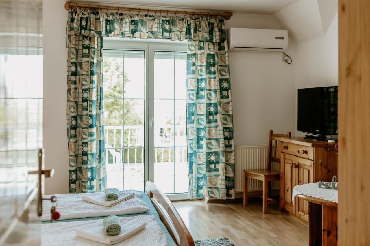 Kek Vendeghaz Family Resort Gyenesdiás Zewnętrze zdjęcie