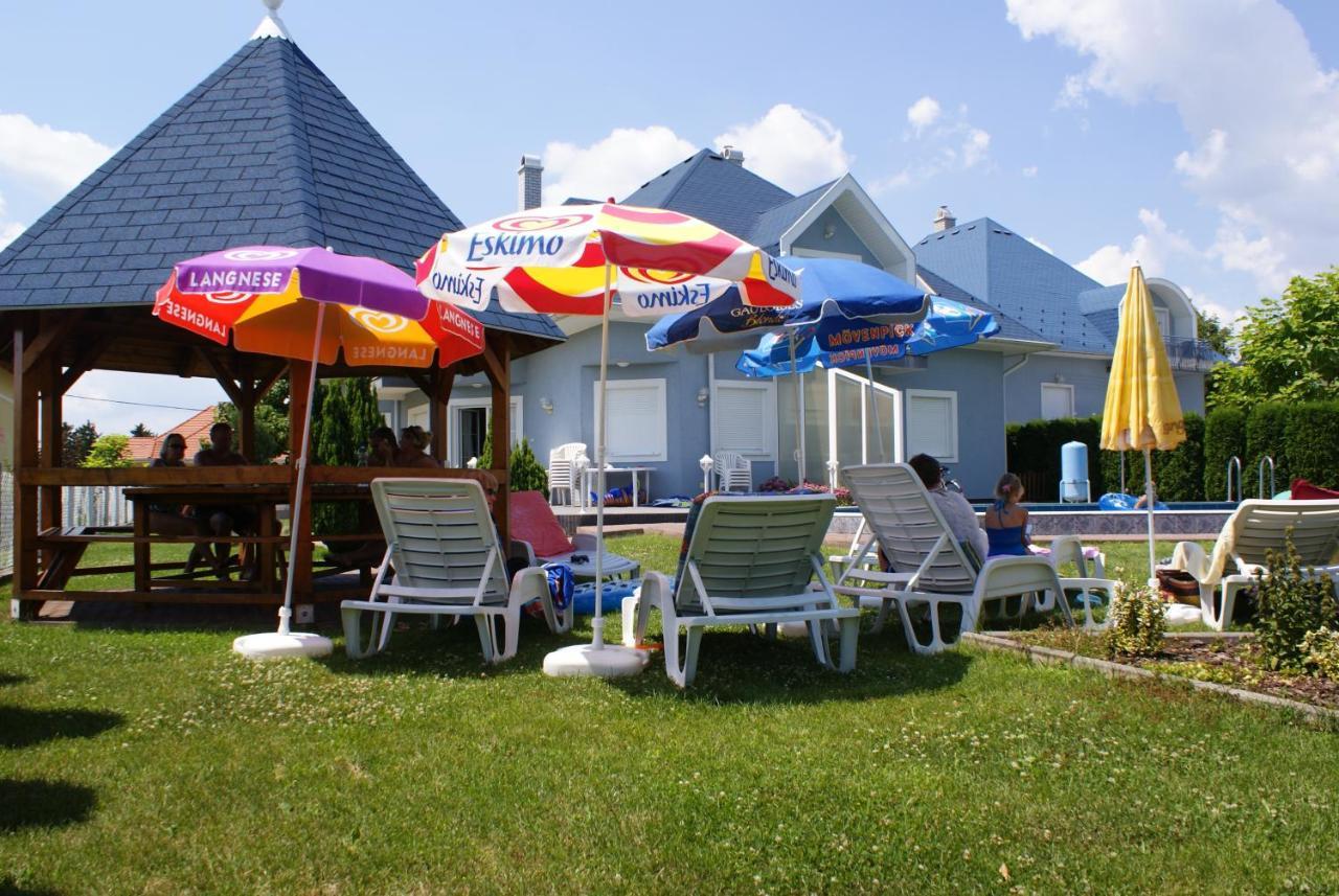 Kek Vendeghaz Family Resort Gyenesdiás Zewnętrze zdjęcie