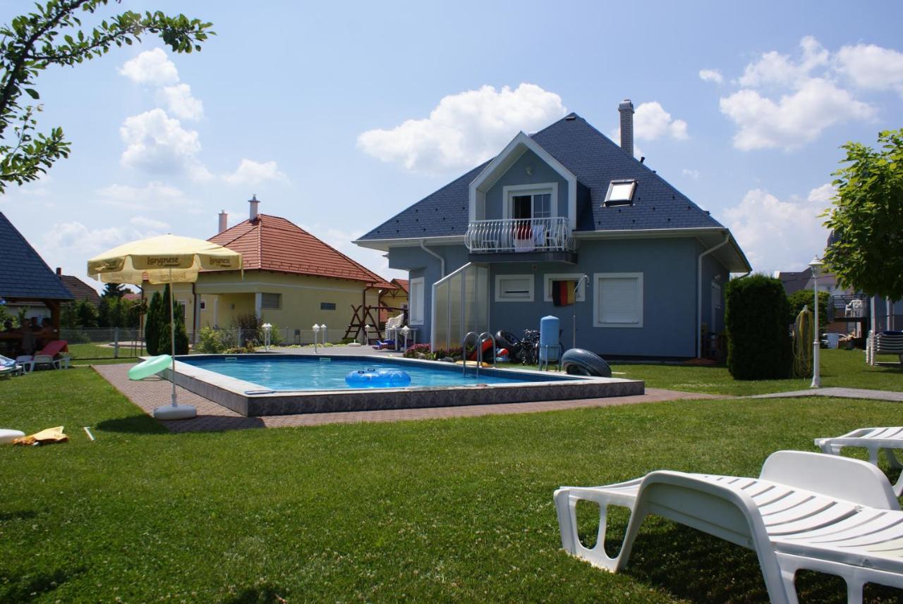 Kek Vendeghaz Family Resort Gyenesdiás Zewnętrze zdjęcie