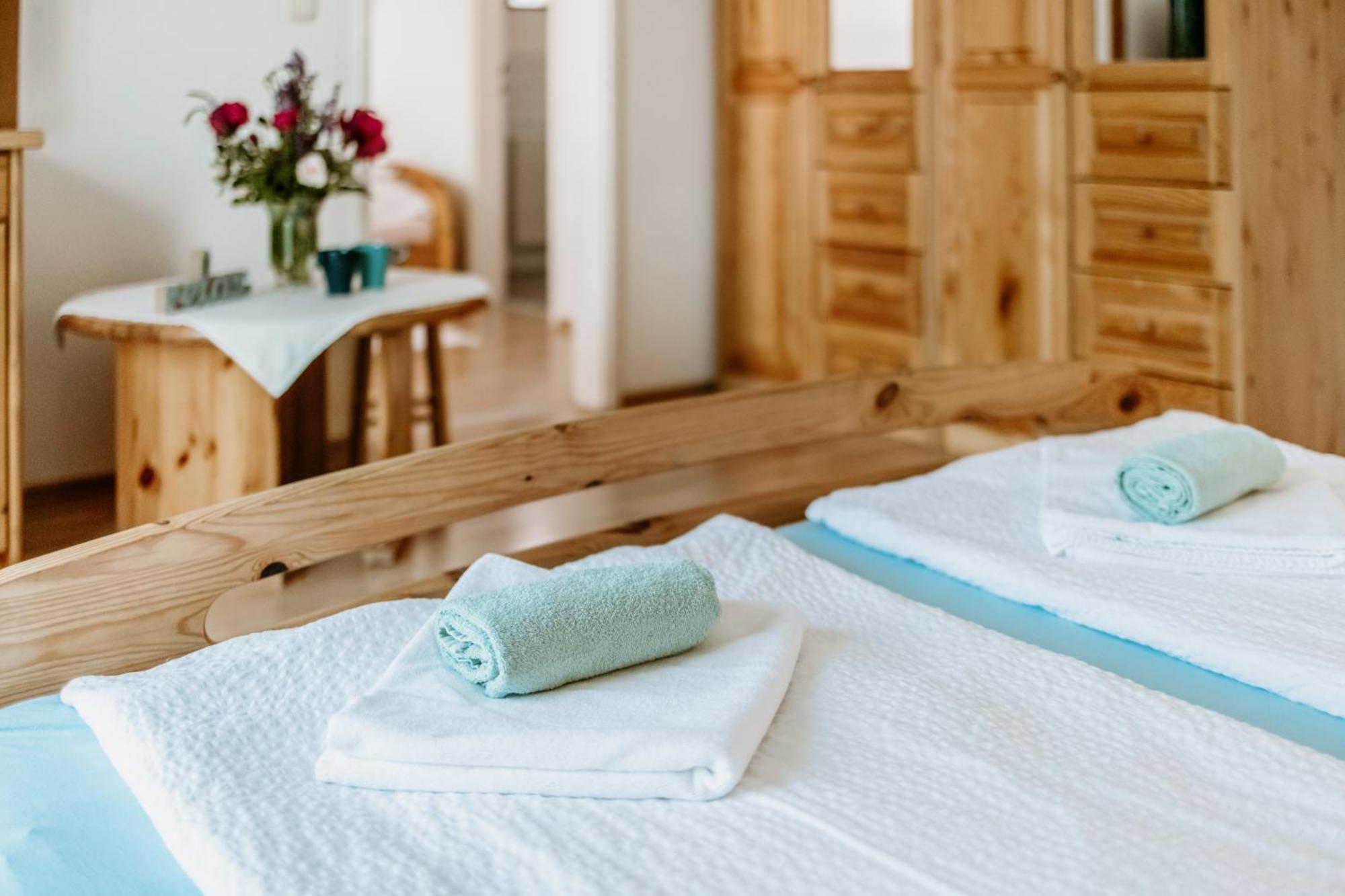 Kek Vendeghaz Family Resort Gyenesdiás Zewnętrze zdjęcie