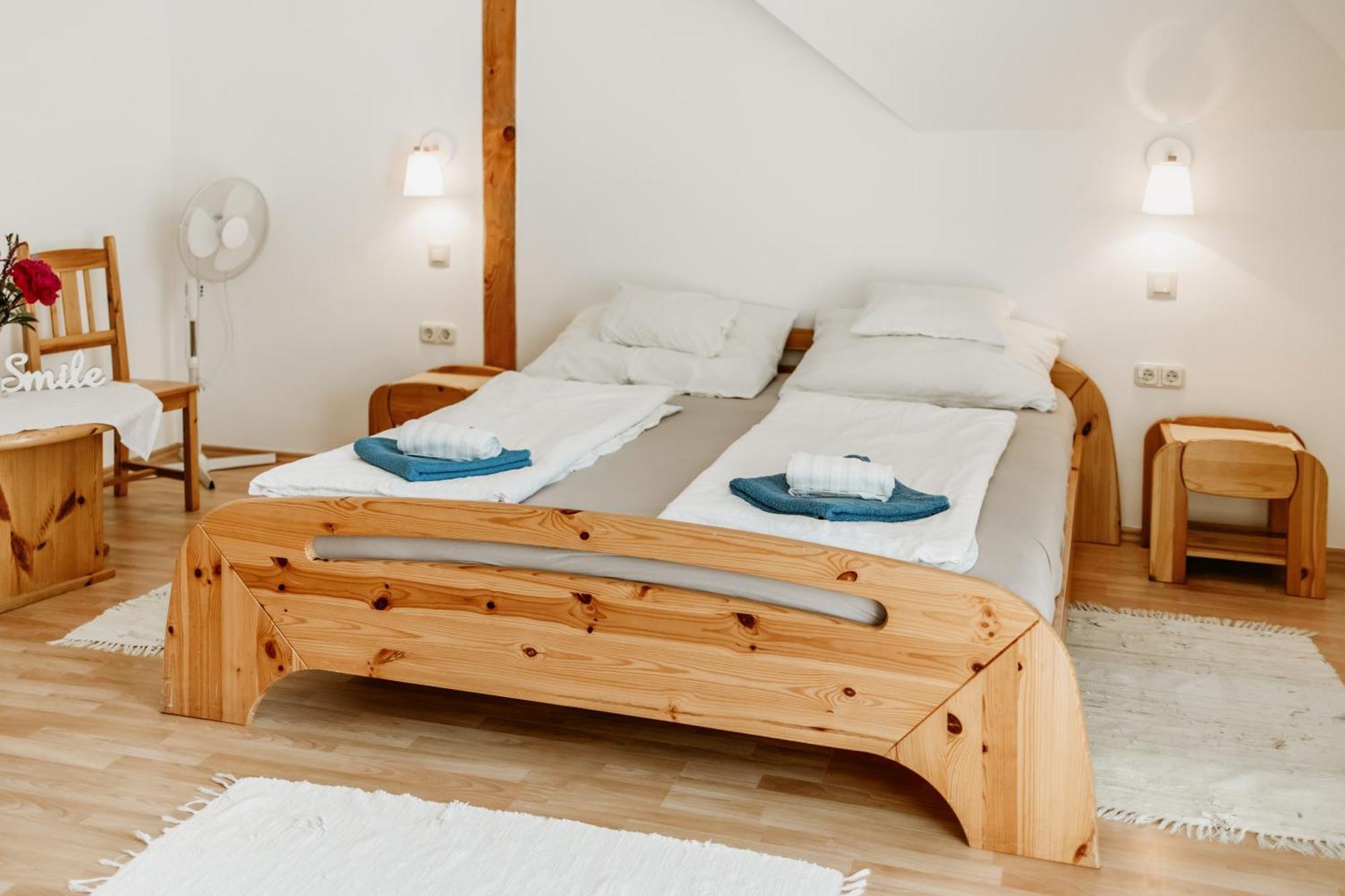 Kek Vendeghaz Family Resort Gyenesdiás Zewnętrze zdjęcie