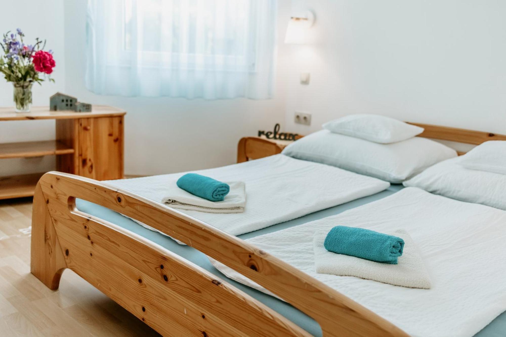 Kek Vendeghaz Family Resort Gyenesdiás Zewnętrze zdjęcie