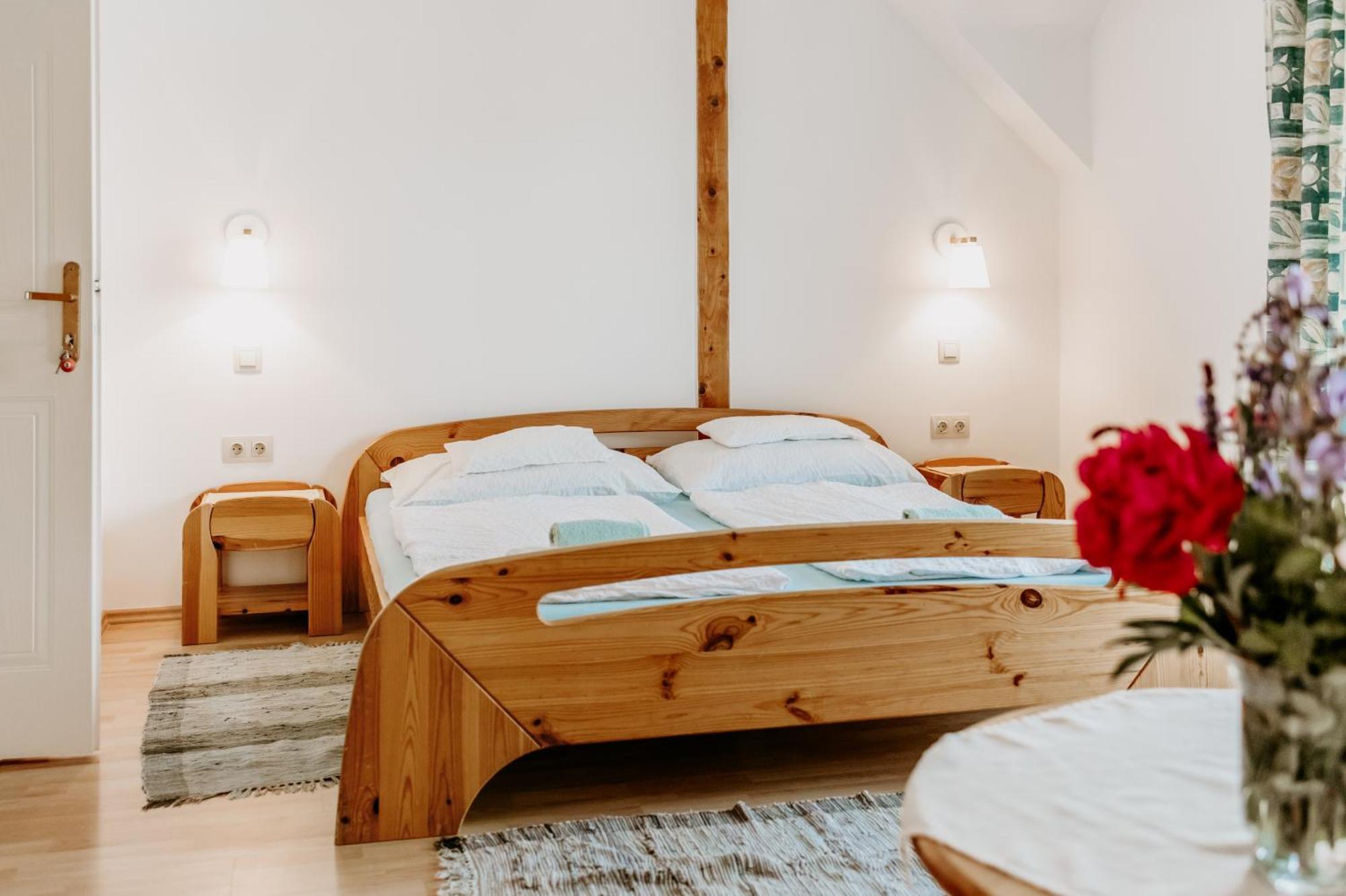Kek Vendeghaz Family Resort Gyenesdiás Zewnętrze zdjęcie